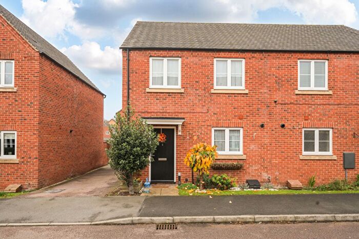 3 Bedroom Semi-Detached House For Sale In Woolpack Grange, Milton Keynes, MK14