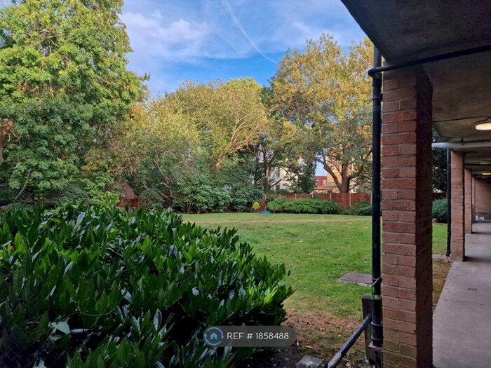 2 Bedroom Flat To Rent In Weighton Road, London, SE20