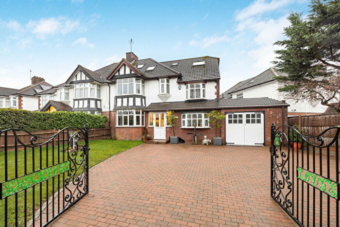 5 Bedroom Semi Detached House For Sale In Spur Road, Orpington, BR6