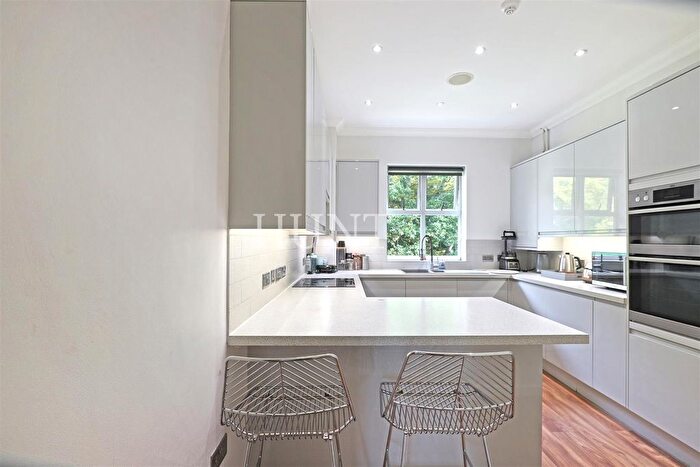 4 Bedroom Flat For Sale In The Manor, Repton Park, Woodford Green, Essex, IG8