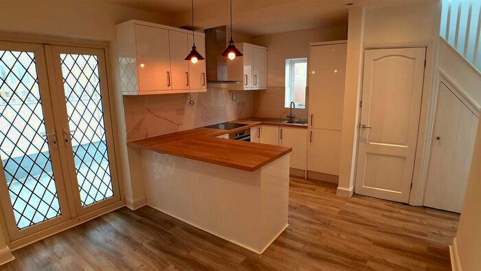 3 Bedroom Semi-Detached House To Rent In Stony Lane, Smethwick, B67