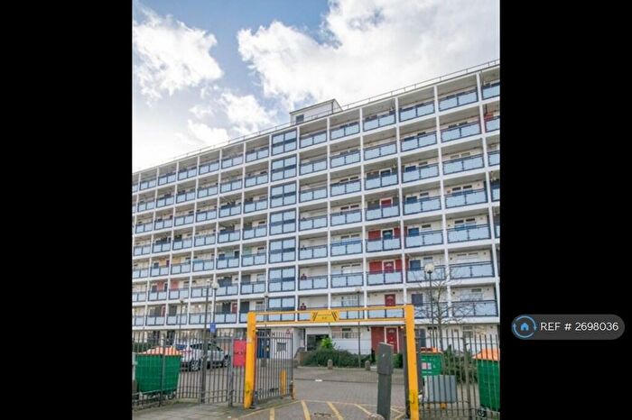 2 Bedroom Flat To Rent In Trinity Gardens, London, E16