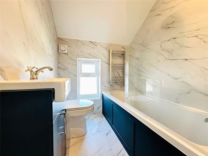 4 Bedroom Terraced House To Rent In Roman Place, Leeds, West Yorkshire, LS8