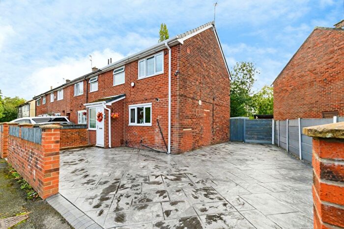 3 Bedroom End Of Terrace House For Sale In Tintern Road, Middleton, Manchester, Greater Manchester, M24