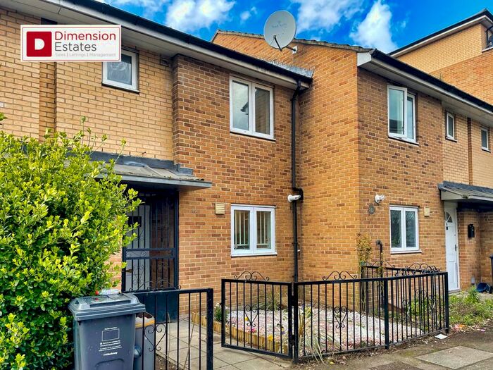 3 Bedroom Terraced House To Rent In Buxhall Crescent, Hackney, Hackney Wick, E9