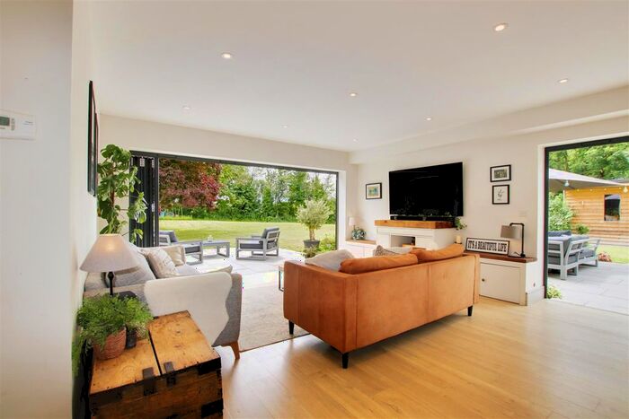 4 Bedroom Semi-Detached House For Sale In Broad Green Wood, Bayford, Hertford, SG13