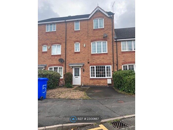 5 Bedroom Terraced House To Rent In Godwin Way, Stoke-On-Trent, ST4