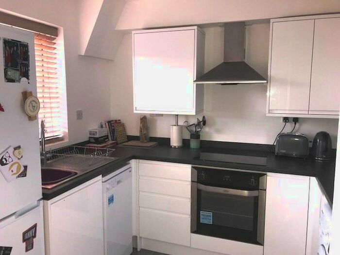 1 Bedroom Flat To Rent In Wedmore Gardens, London N19