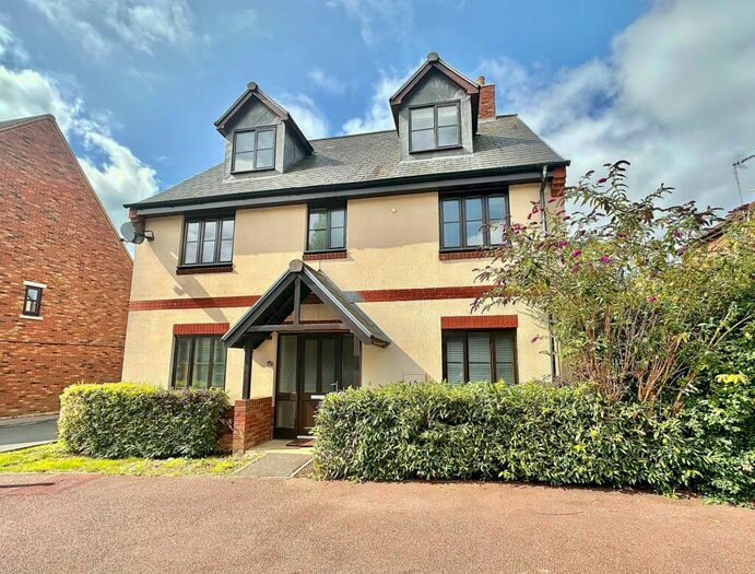 6 Bedroom Detached House To Rent In Plaistow Crescent, Monkston Park, MK10