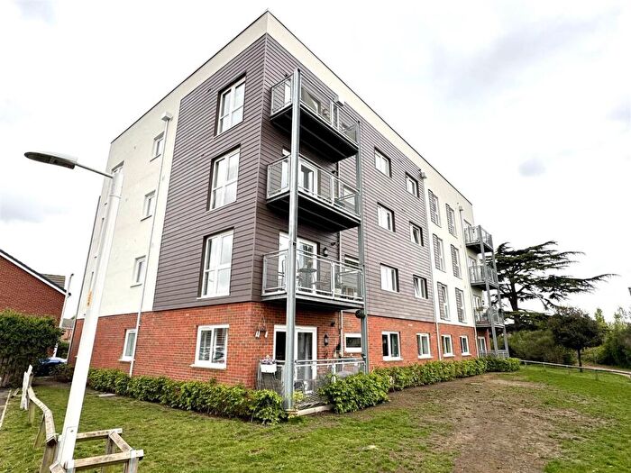 2 Bedroom Flat To Rent In Muir Drive, Dartford, DA1