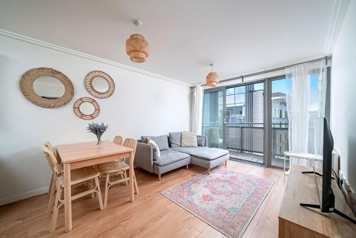 2 Bedroom Flat To Rent In North Acton, W3