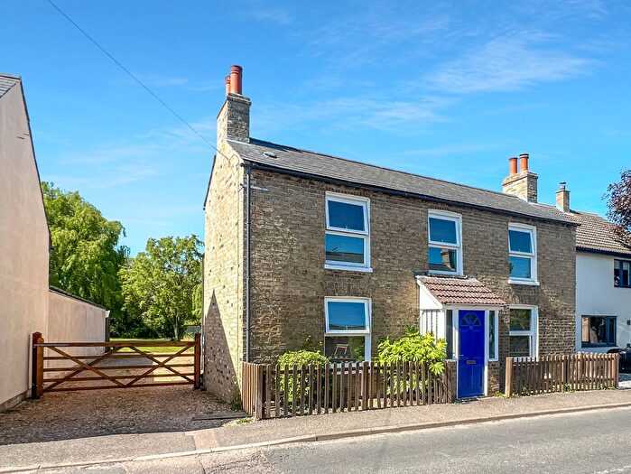 4 Bedroom Detached House For Sale In High Street, Over, CB24