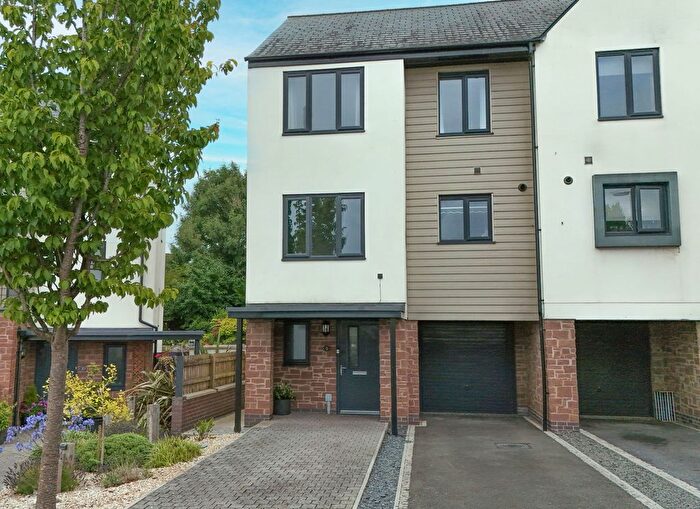 4 Bedroom Semi-Detached House For Sale In Hollyhock Way, Paignton, TQ4