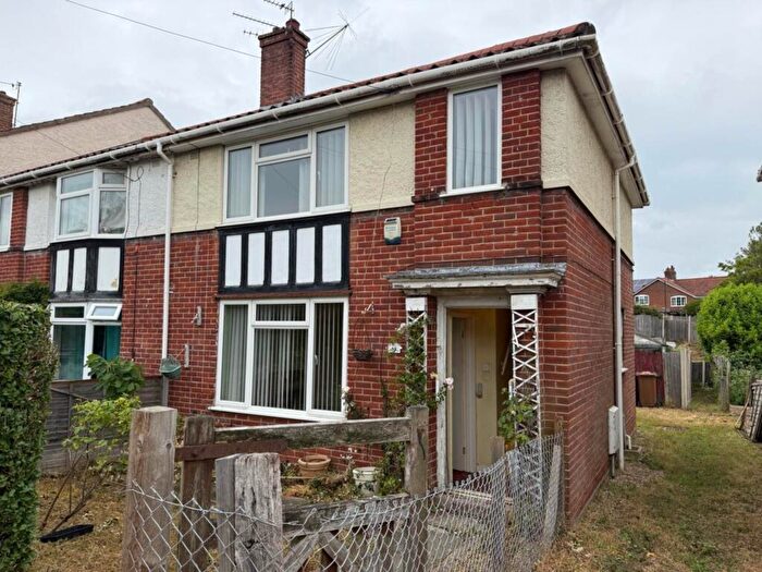 3 Bedroom Semi-Detached House For Sale In Rye Close, Norwich, NR3