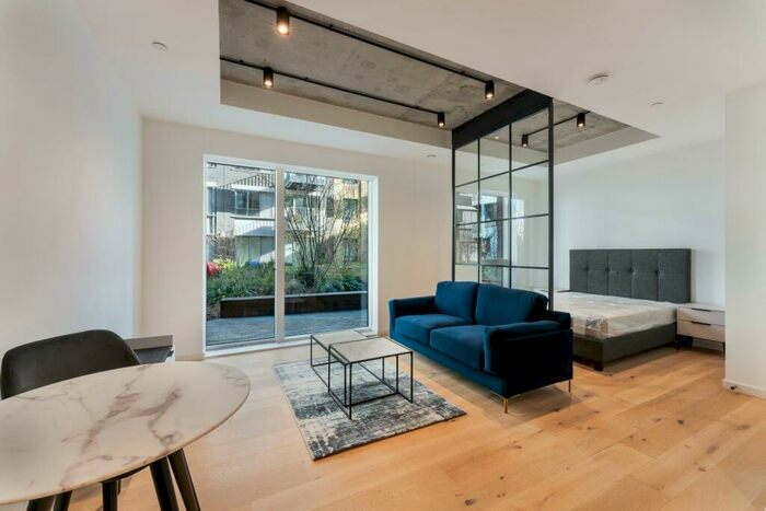 Apartment To Rent In Serapis House, Goodluck Hope, London, E14