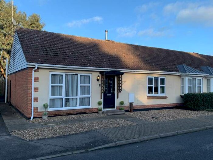 3 Bedroom Bungalow For Sale In Greenways, Sutton Heath, IP12