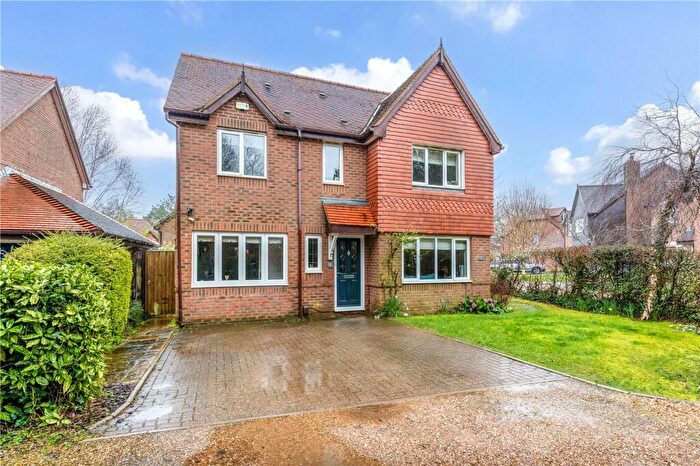4 Bedroom Detached House To Rent In Monarch Way, Winchester, Hampshire, SO22
