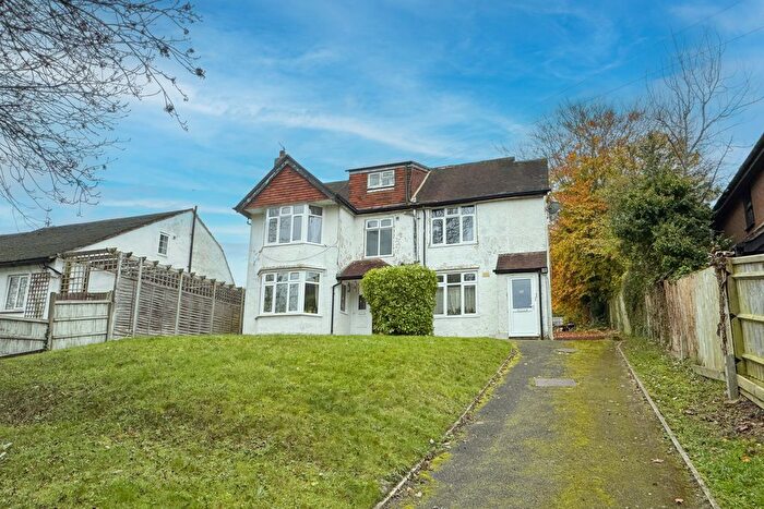 2 Bedroom Flat To Rent In Coningsby Road, High Wycombe, Buckinghamshire, HP13