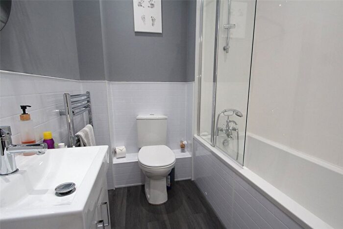 1 Bedroom Flat For Sale In North Square, Knowle, Fareham, Hampshire, PO17