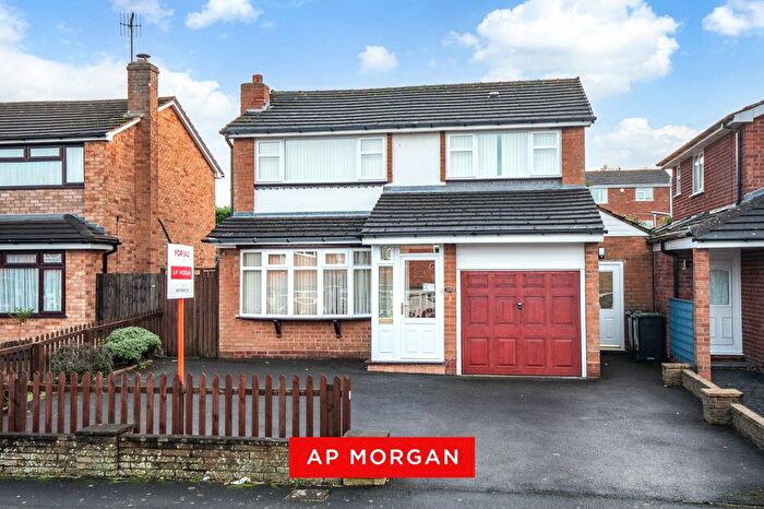 3 Bedroom Detached House For Sale In Carol Avenue, Bromsgrove, Worcestershire, B61