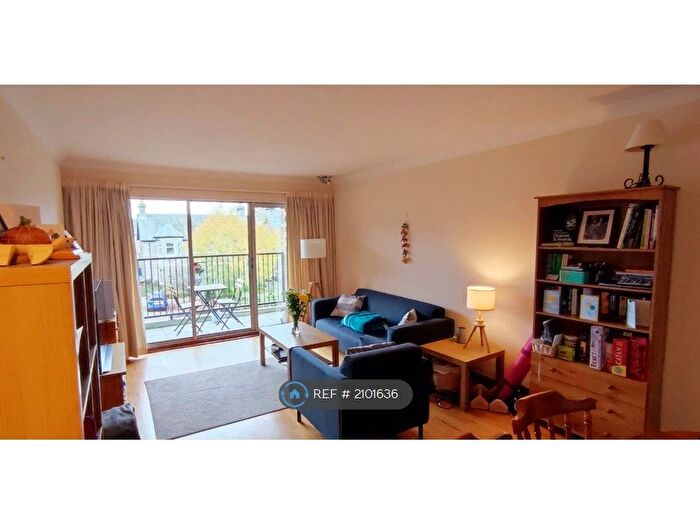 2 Bedroom Flat To Rent In Queens Court, Perth, PH2