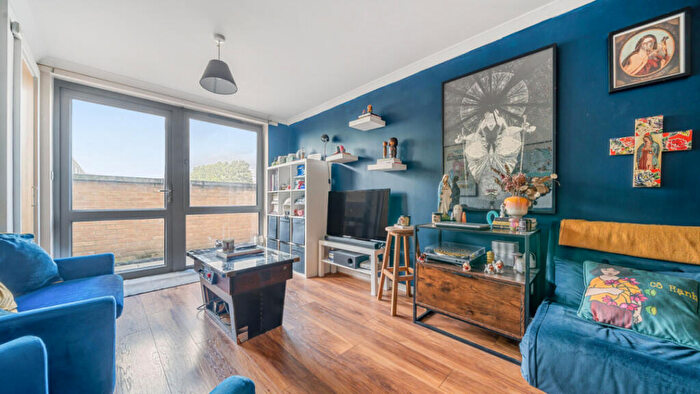 1 Bedroom Flat For Sale In Keiller House, Kennard St, Silvertown, E16