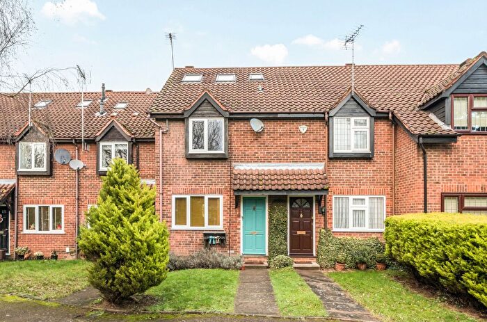 3 Bedroom Terraced House For Sale In Boleyn Way, Barnet, EN5