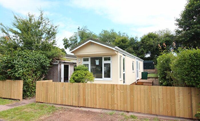 1 Bedroom Detached House For Sale In Swindon/ Wall Heath Village, Hinksford Mobile Home Park, DY6