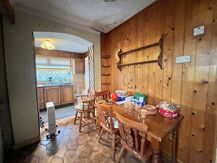 3 Bedroom End Of Terrace House For Sale In Kingstanding Road, Kingstanding, Birmingham, B44