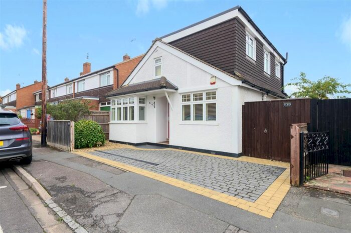 3 Bedroom Detached House To Rent In Gordon Road, Windsor, SL4