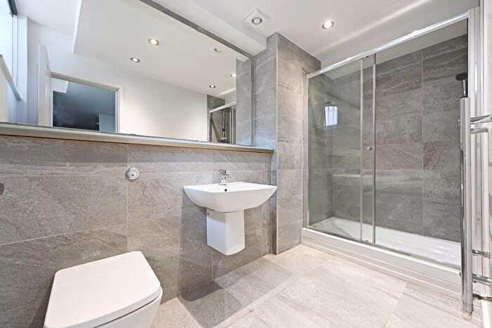 1 Bedroom Apartment To Rent In St. Peters Close, Sheffield, S1