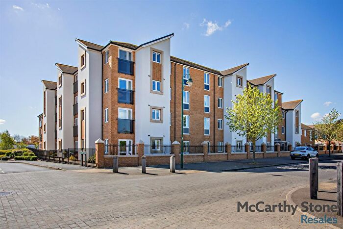 1 Bedroom Flat For Sale In Cranberry Court, Kempley Close, Hampton, Peterborough, PE7