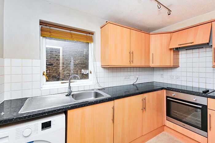 1 Bedroom Flat To Rent In Burnt Ash Hill, London, SE12
