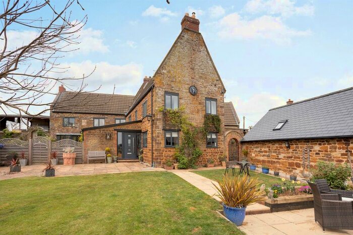 6 Bedroom Detached House For Sale In Preston Deanery, Northampton, NN7