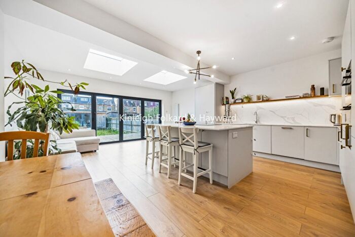 4 Bedroom Detached House To Rent In Seaforth Avenue, New Malden, KT3