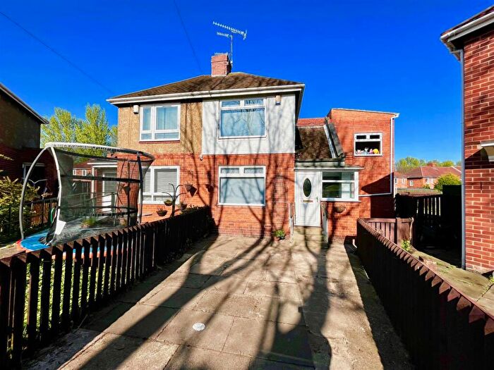 3 Bedroom Semi Detached House To Rent In Curren Gardens, Gateshead, NE10