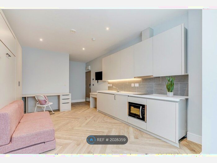 Studio To Rent In Hanger Lane, Ealing, W5