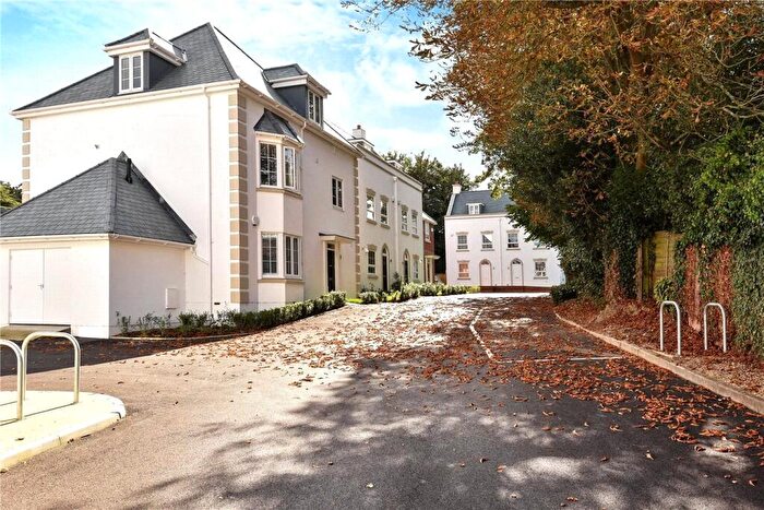 2 Bedroom Apartment To Rent In Edison Place, Winchester Road, Basingstoke, Hampshire, RG21