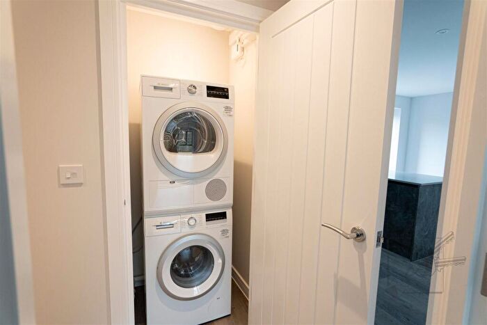 2 Bedroom Apartment To Rent In Ground Floor Flat, St Marys Road, Greenhithe, Kent, DA9