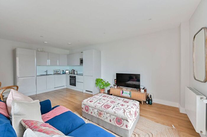 2 Bedroom Flat For Sale In Greyhound Parade, Summerstown, London, SW17