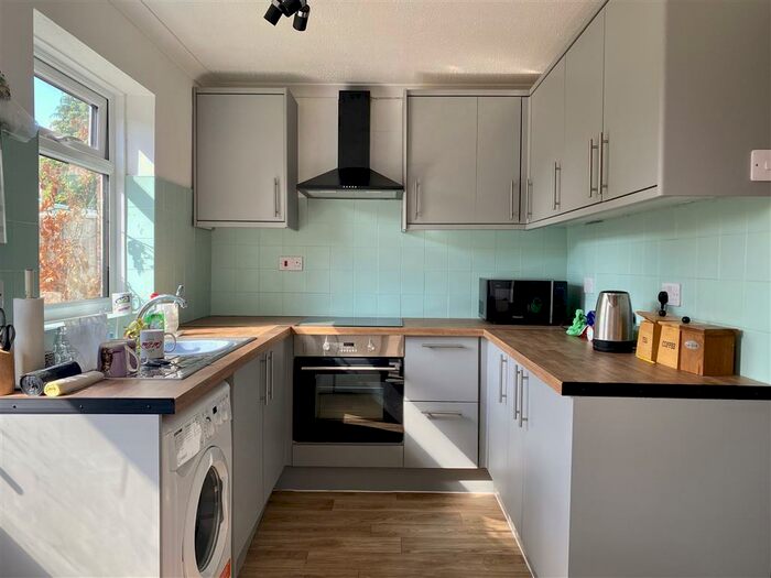 3 Bedroom House To Rent In Seaton Drive, Aylesbury, HP21