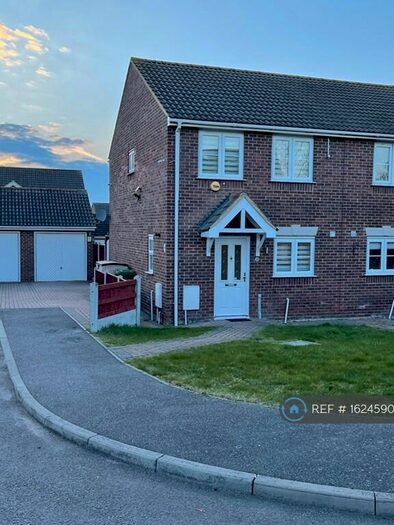 2 Bedroom Semi-Detached House To Rent In Halstead Close, Wickford, SS12