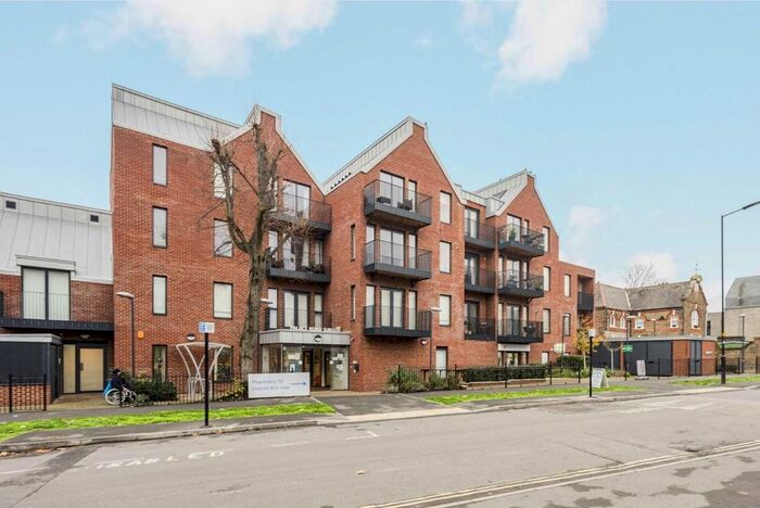 1 Bedroom Flat To Rent In Palace Road, London, SW2