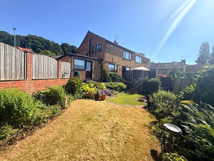 3 Bedroom Semi Detached House For Sale In De Lacy Drive, Worsbrough, Barnsley, S70