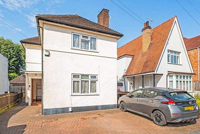 3 Bedroom Detached House To Rent In Montgomery Road, Edgware, HA8