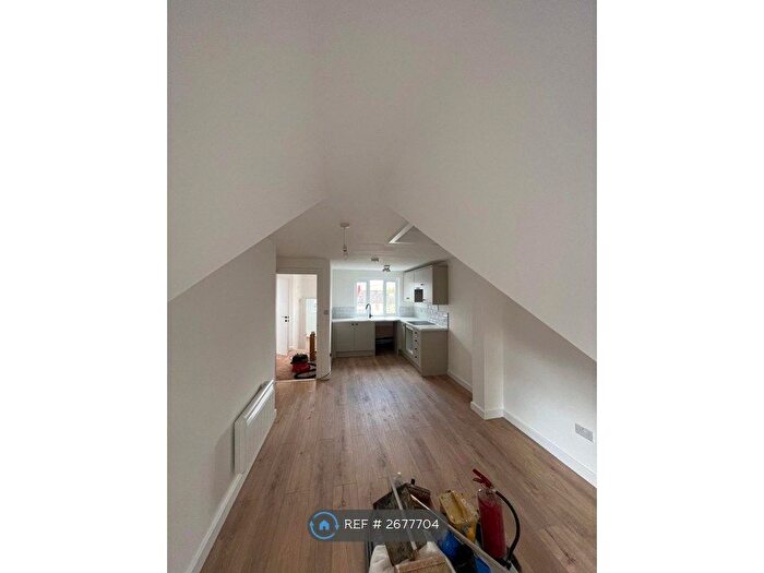 2 Bedroom Flat To Rent In Ledbury Road, Croydon, CR0