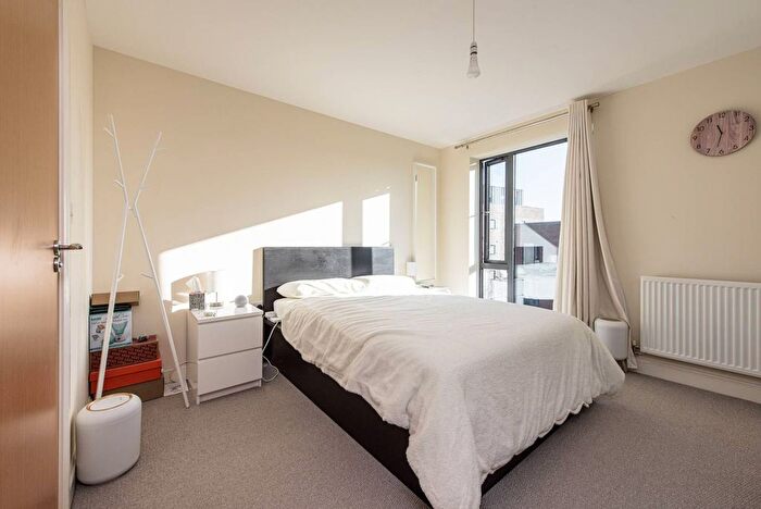 2 Bedroom Flat To Rent In Mornington Close, Colindale, London, NW9