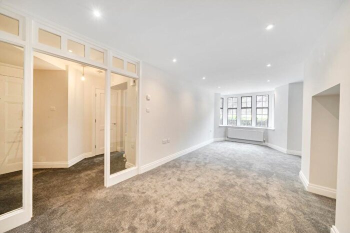 1 Bedroom Property To Rent In Meadway Court, Highgate, London, NW11