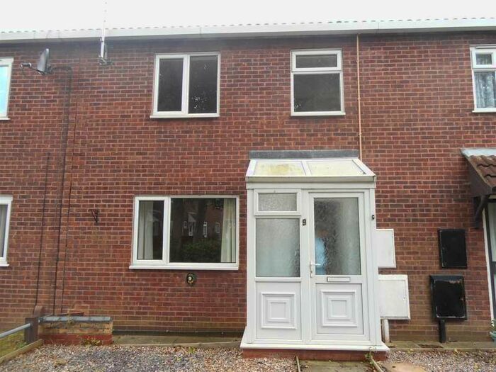 3 Bedroom Town House To Rent In Dentdale Court, Hodge Beck Close, Alvaston, Derby, DE24