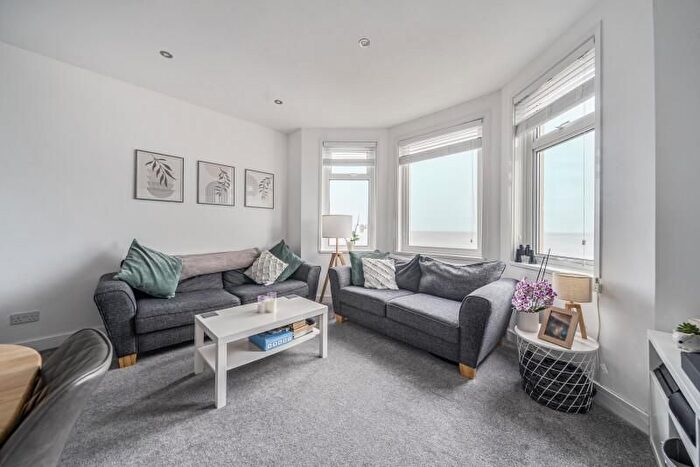 2 Bedroom Flat For Sale In Sea Road, Westgate-On-Sea, CT8